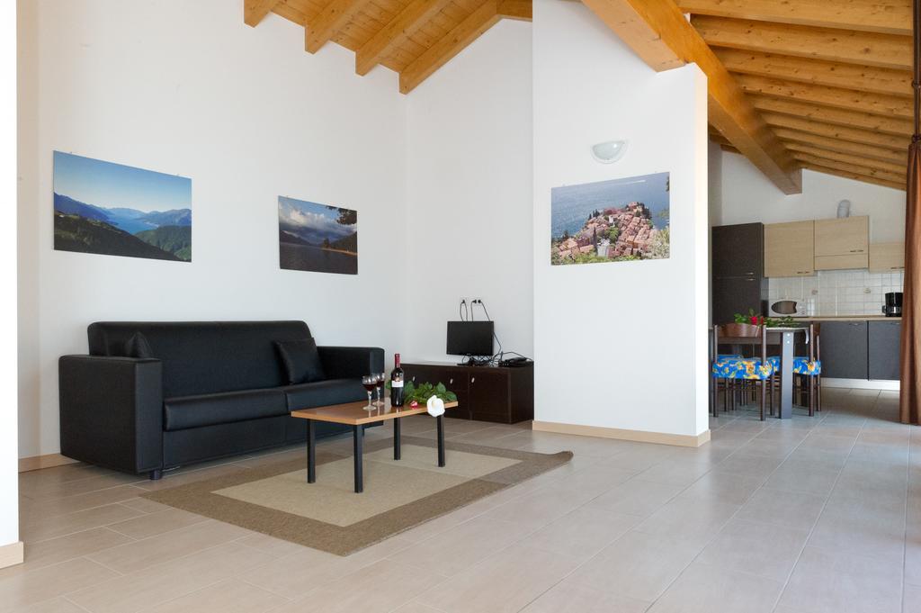 Residence Le Azalee & Spa Vercana Pokój zdjęcie