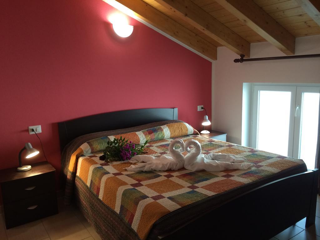 Residence Le Azalee & Spa Vercana Pokój zdjęcie